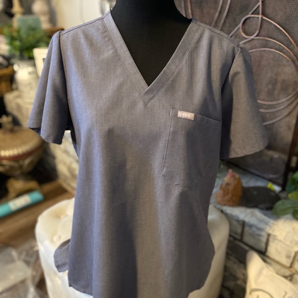 Women’s Figs Catarina Scrub Top. Graphite Gray technical collection L - Picture 3 of 7